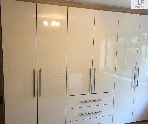 High Gloss Wardrobes With Drawers: Are they worth purchasing to UK Homes?